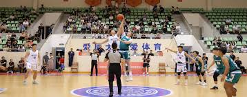 篮球比赛中 篮球比赛中